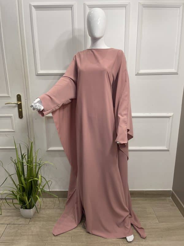 abaya chic grand grande elegant femme forte cyve curvy mastour outfit femme musulmane aid dubai tall grande taille