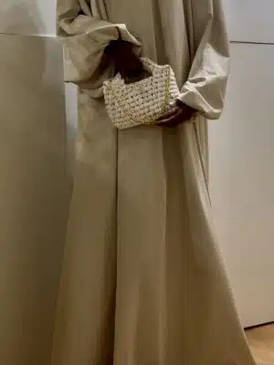 Abaya avec ceinture grande taille tall – Coupe ample & manches bouffantes structurées – Élégance mastour jusqu’à 1m90