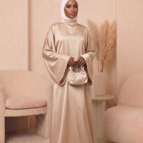 Confection Abaya satin avec ceinture intégrer grande taille tall –  Beige