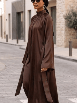 Longue robe satin grande taille tall & curvy chic col montant - marron